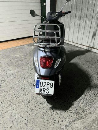 Vespa 125 Primavera Touring 2024 Gris