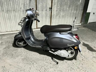 Vespa 125 Primavera Touring 2024 Gris