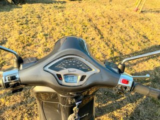 Vespa 125 Primavera Touring 2024 Gris
