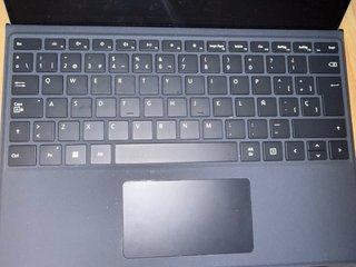 Microsoft Surface 8 - i5 145G7 8GB 256GB