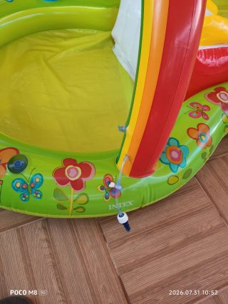 Piscina hinchable infantil con tobogán