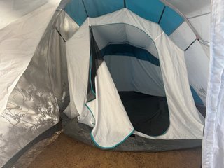 Tienda de camping Quechua Aprenaz 4.1