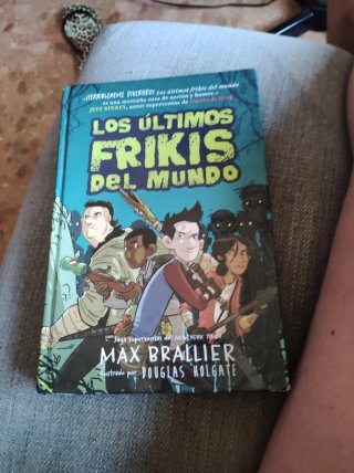 Los Ultimos Frikis del Mundo Y El Rey de Las Pe...