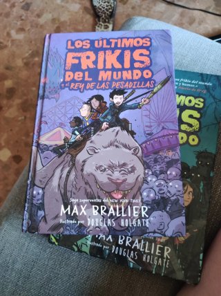 Los Ultimos Frikis del Mundo Y El Rey de Las Pe...