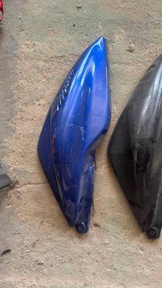 Plásticos laterales Aerox (Azul, Negro, Blanco)