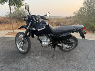 Yamaha XT 600E Negra