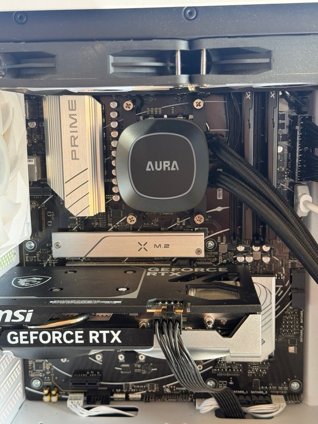 PC Gaming Ryzen 7800X3D + RTX 5060
