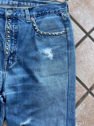 Levi's custom con borchie e tasca nera