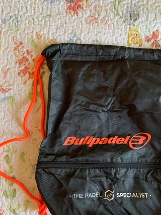 Mochila Pádel Bullpadel negra y naranja