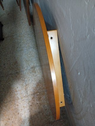Mesa de comedor redonda de madera