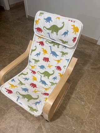Silla infantil con estampado de dinosaurios