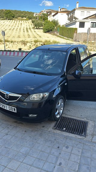 Mazda 2 2004
