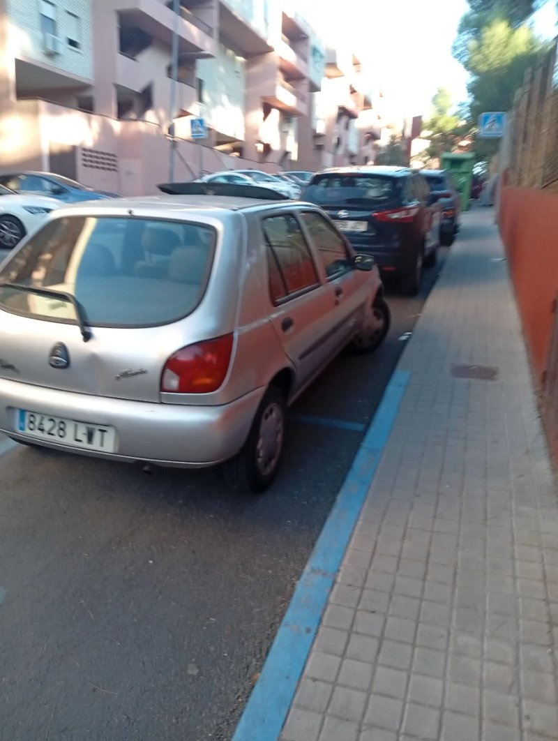 Ford Fiesta 1999 - foto 1