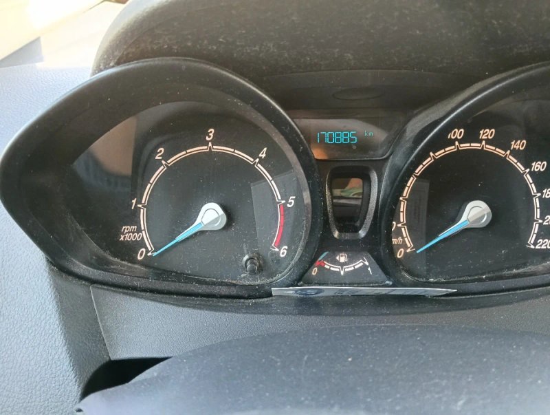 Ford Transit Courier 2014 - foto 1