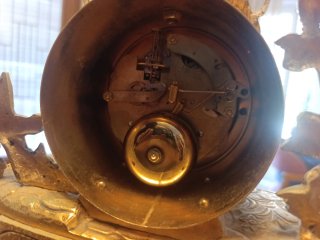 Reloj antiguo con 2 candelabros – gran guarnición
