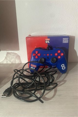 Nintendo Switch con accesorios,fifa 23 y mando pro