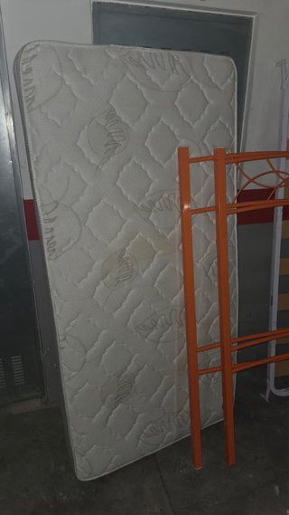 Litera metálica con 2 colchones incluidos