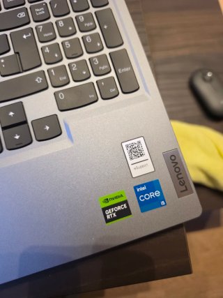 Laptop da gioco Lenovo LOQ 15IAX9