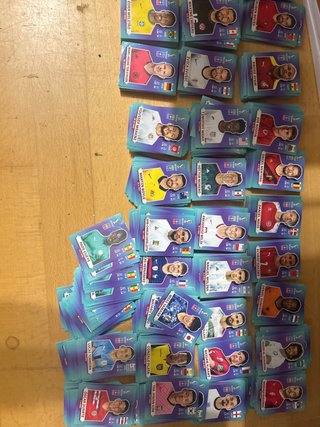 Cambio por cartas pokemon Cromos Qatar 2022 -