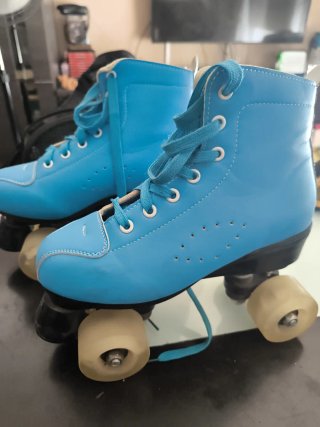 Patines de Ruedas Azules talla 38 (ruedas con luz)