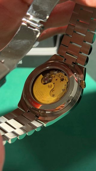 Citizen Tsuyosa gris 40mm acero y “oro”