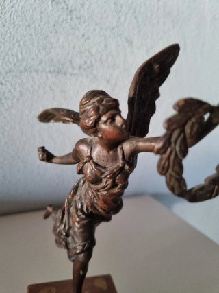Scultura d'epoca Nike