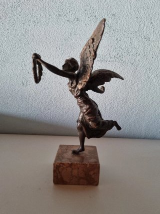 Scultura d'epoca Nike