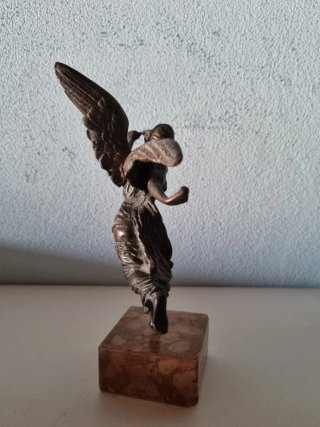 Scultura d'epoca Nike