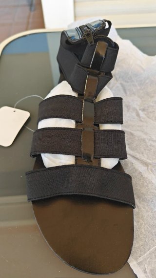Lote de zapatos de diferentes estilos y tallas