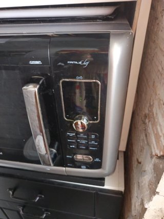 Microondas Whirlpool con estante