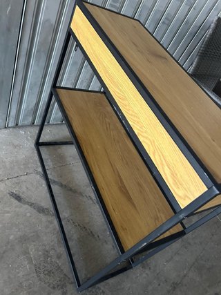 Estantería Metálica y Madera