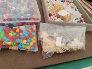 Lote Material Manualidades: Cuentas, Hilos y Más