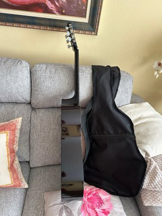 Guitarra Clásica (le falta una cuerda)