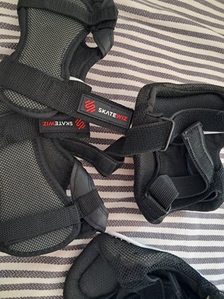 Pack 6 Protecciones + 3 Calcetines Patinaje/Roller