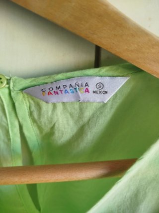 Blusa verde Compañia Fantástica