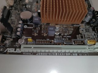 Placa mini ITX Asus. Celeron J2900. Fanless.