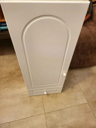 Mueble auxiliar  con puerta de cristal