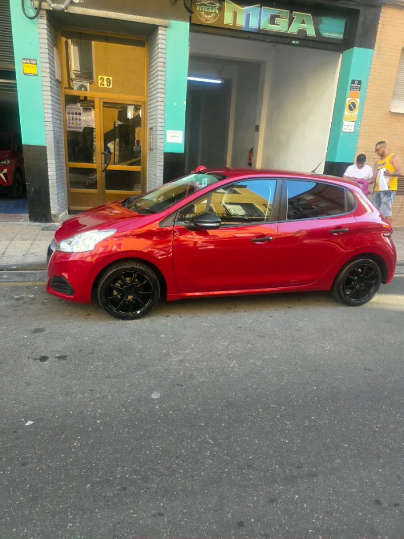 Peugeot 208 2016 - foto 1