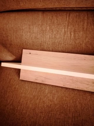Estantería flotante madera y blanco