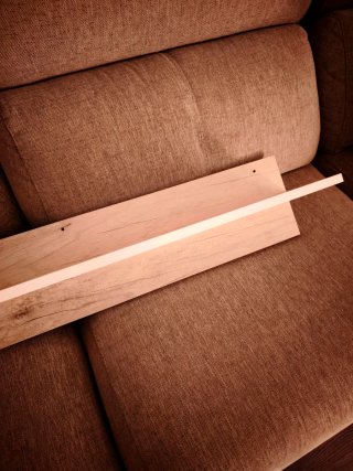 Estantería flotante madera y blanco