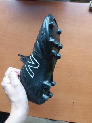 Botas de Fútbol New Balance Negras