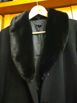 Abrigo Zara Negro con Cuello Extraíble