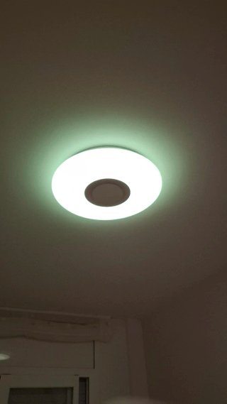 Plafón LED multicolor con altavoz y mando