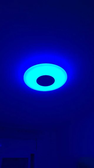 Plafón LED multicolor con altavoz y mando