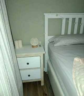 Cabecero 1.60 + 2 Mesitas Ikea