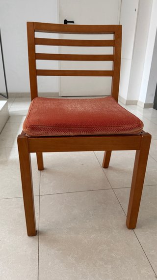 Mesa de comedor y 4 sillas