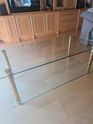 Mesa de centro cristal y metal dorado