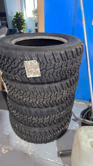 Neumáticos Goodyear 4x4 sin uso precio por las 4
