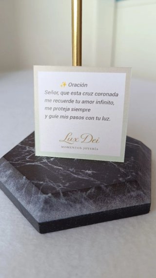Colgante "Cruz Coronada" Chapado Oro 18k.