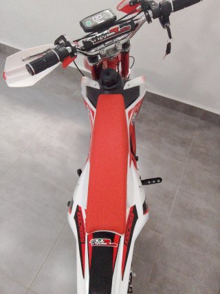 Moto Eléctrica Enduro/Motocross Roja y Blanca